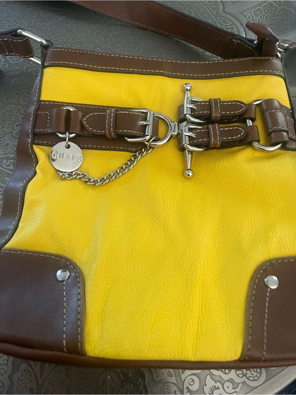 Chaps yellow and brown faux leather crossbody bag
